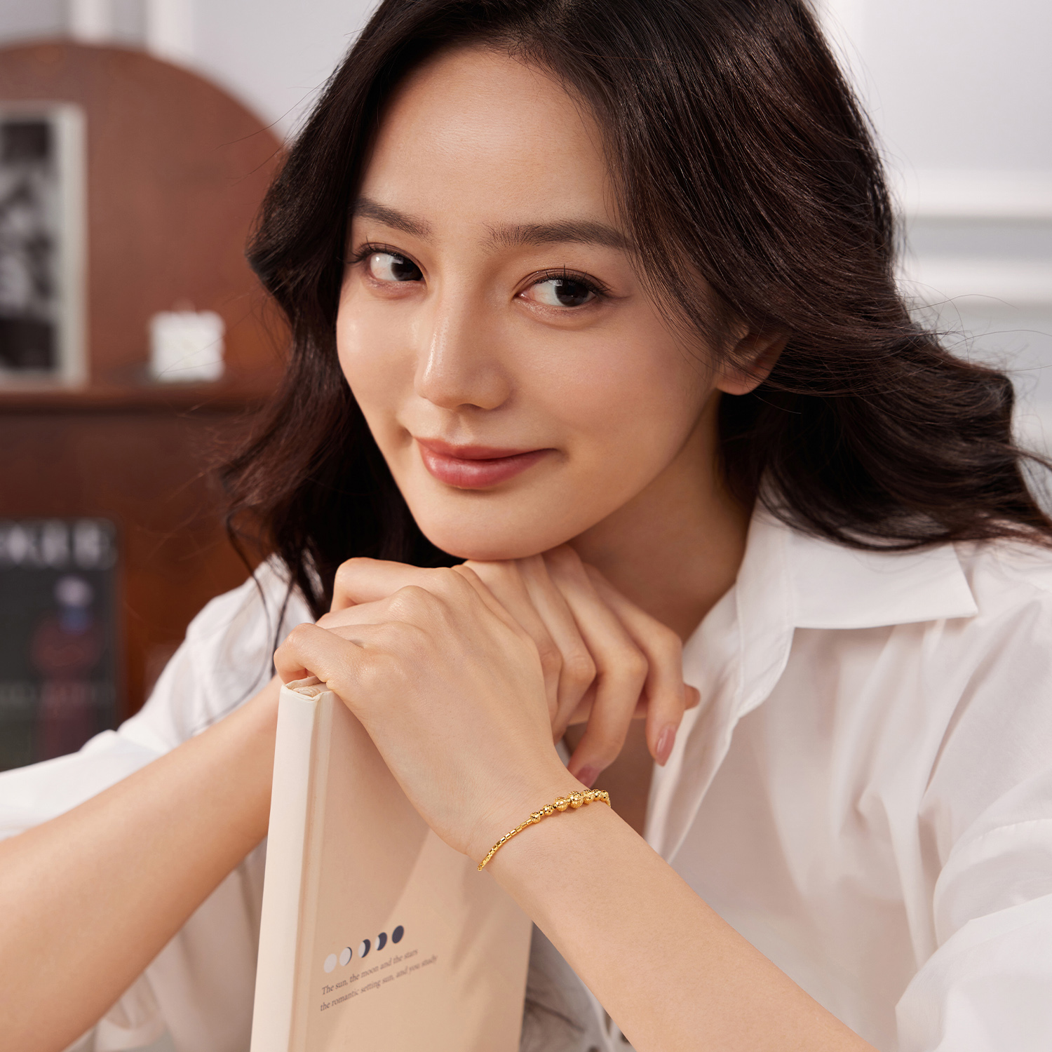 【店庆特惠】六福珠宝光影金蹦迪珠黄金手链女小方珠手串蜂巢纹计价GJG0199DS