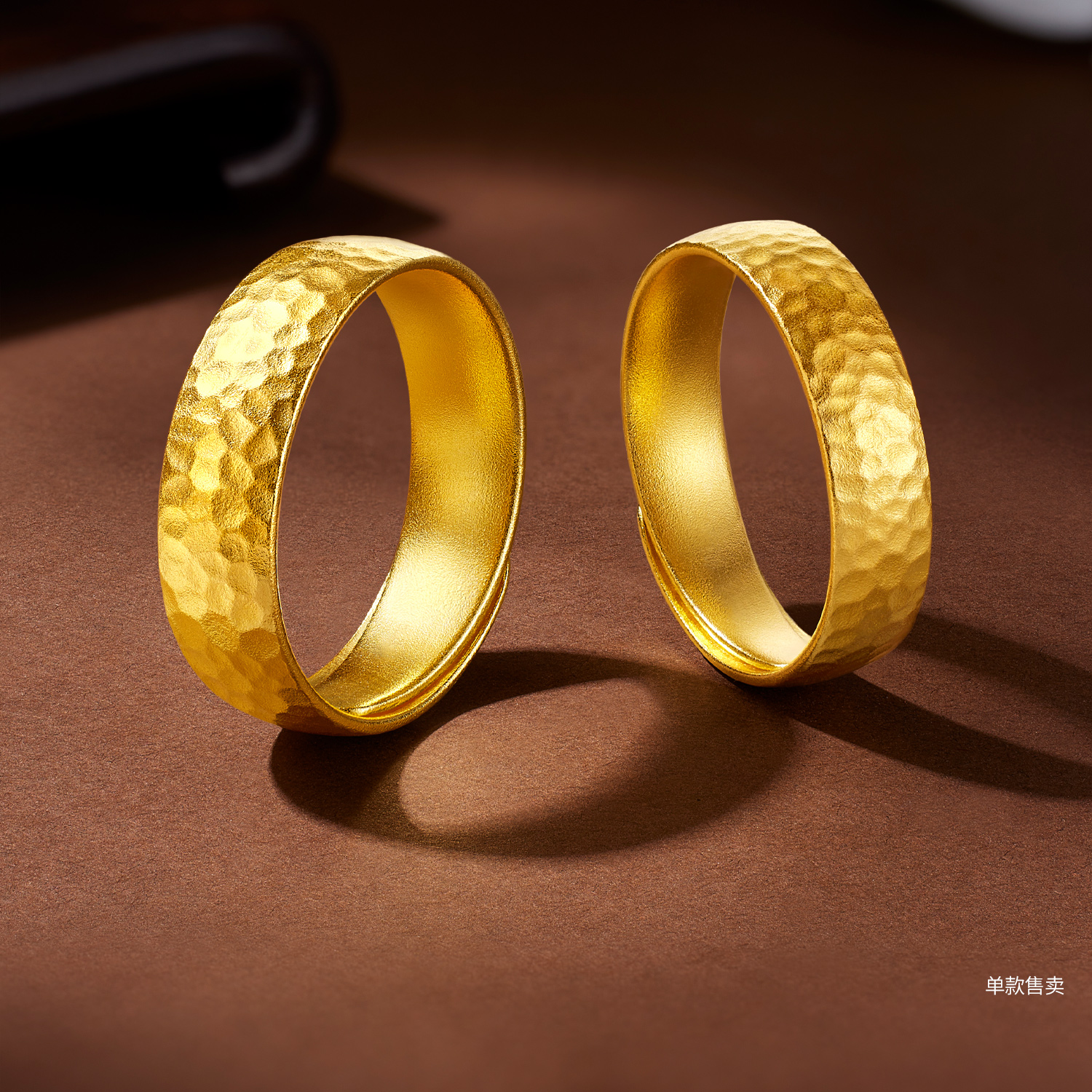 【9日上新】六福珠宝福满传家锤纹黄金戒指男女款古法实心对戒计价G21G0018DS