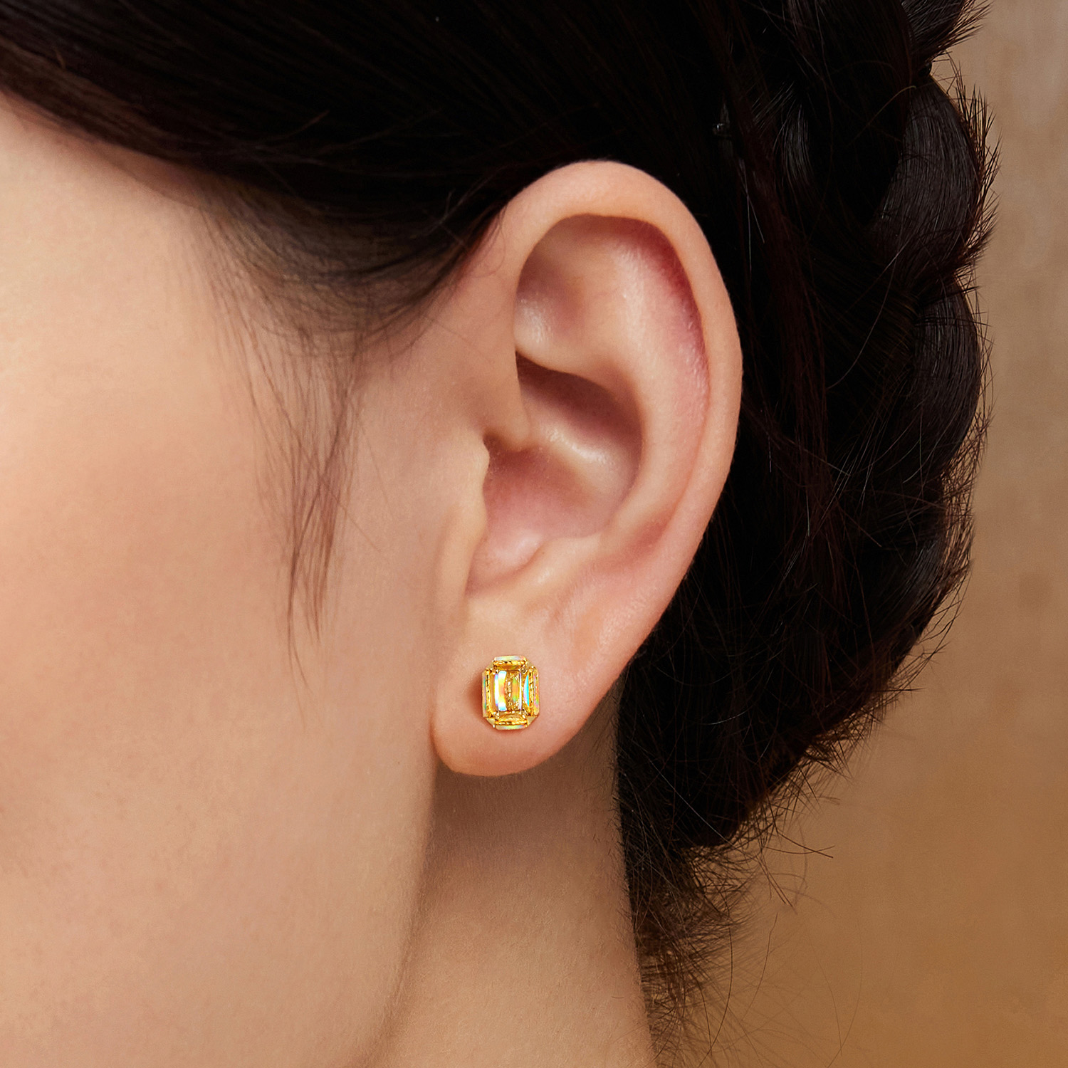 【20日上新】六福珠宝冰·钻方糖黄金耳钉耳环女5G炫彩几何耳饰清新版037900EA冰钻新款