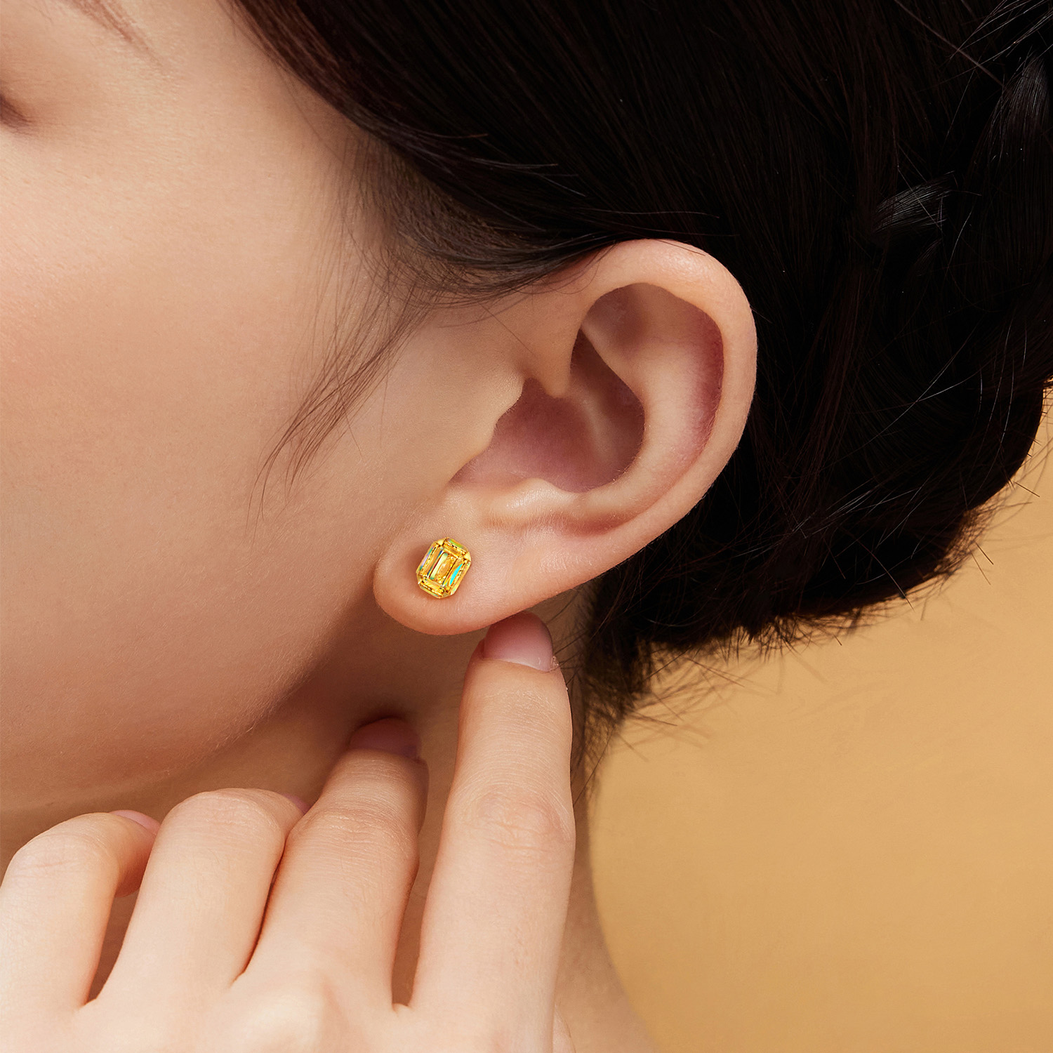 【20日上新】六福珠宝冰·钻方糖黄金耳钉耳环女5G炫彩几何耳饰清新版037900EA冰钻新款