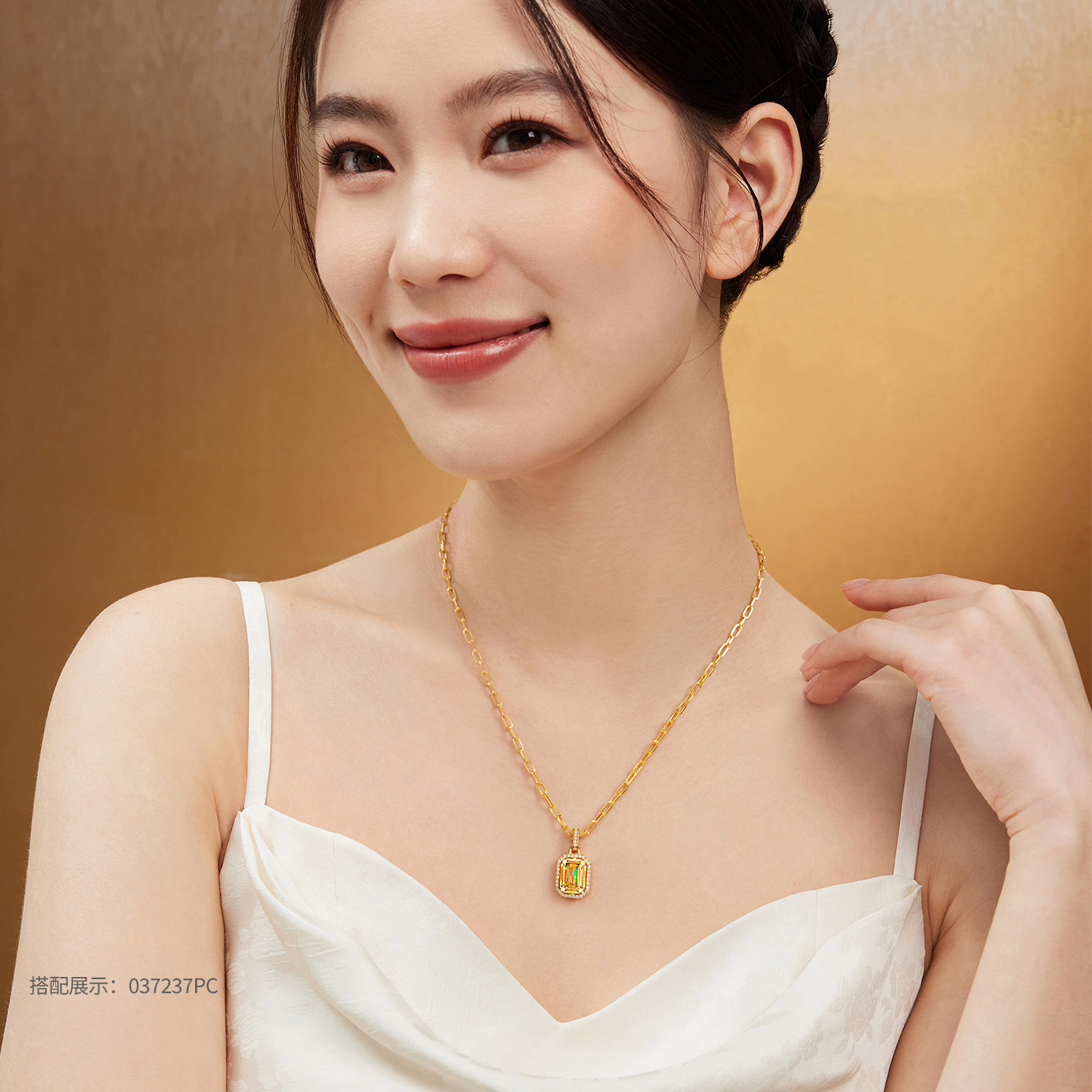 【20日上新】【成毅同款】六福珠宝冰钻十字链黄金项链素链计价037931NA冰钻新款