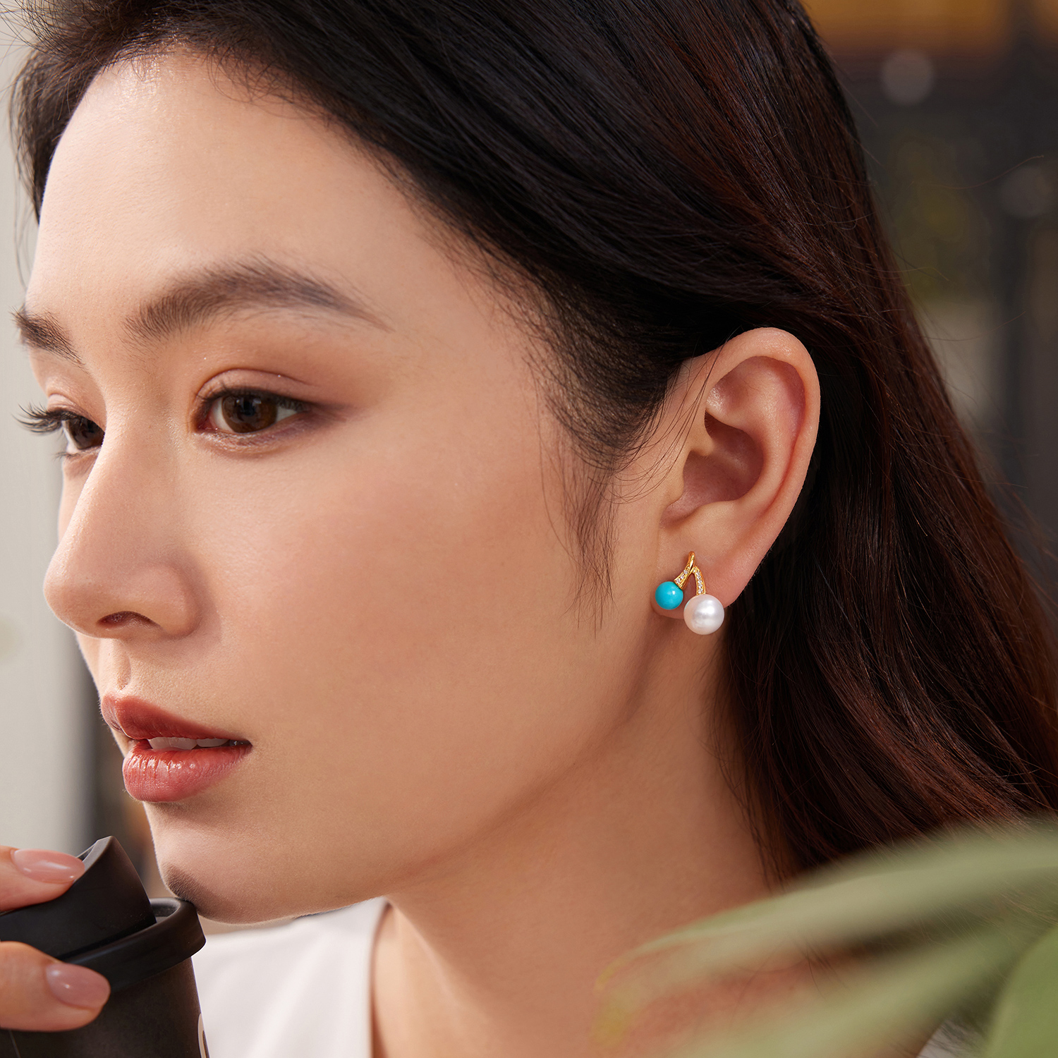 六福珠宝晴蓝白雪18k金耳钉耳环钻石女绿松石珍珠耳饰G22J0024DS【联系客服补货】