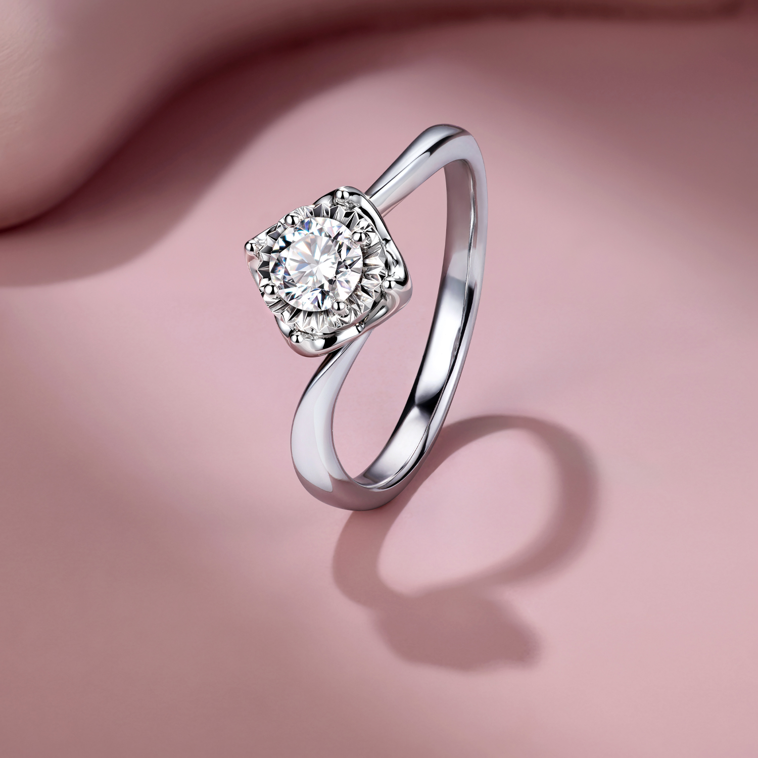 六福珠宝爱很美心星18k金天然钻石戒指结婚求婚钻戒女定价LB33061【1V1直播看货】