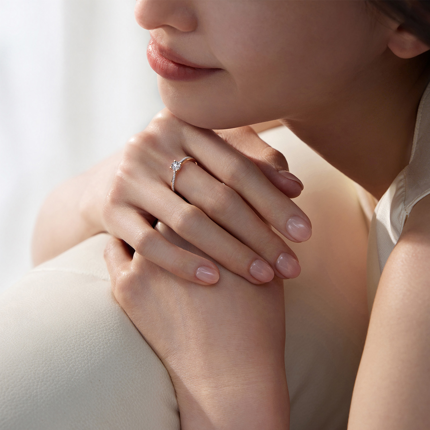 六福珠宝天然钻石戒指闭口18K金钻戒女求婚戒指结婚N209