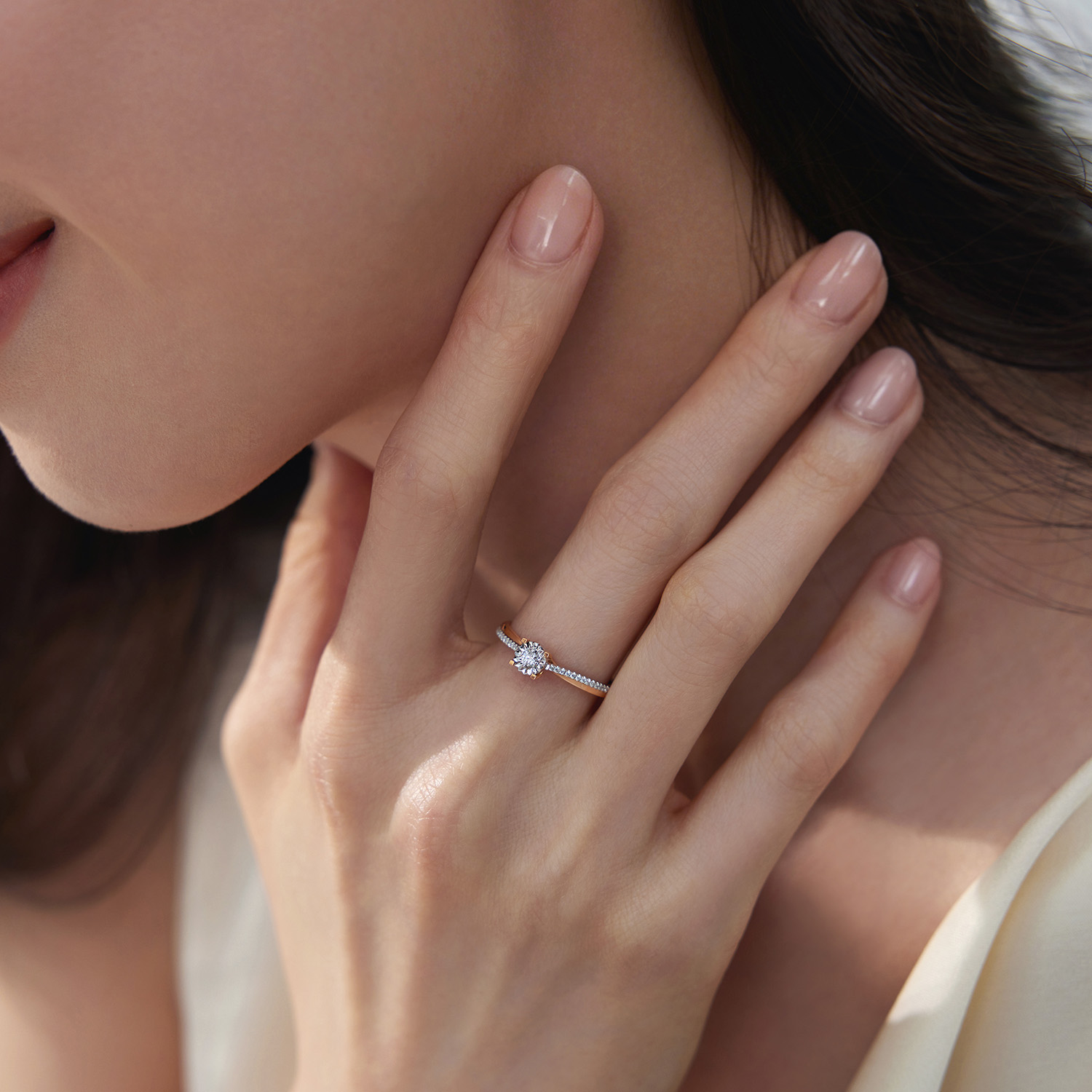 六福珠宝天然钻石戒指闭口18K金钻戒女求婚戒指结婚N209