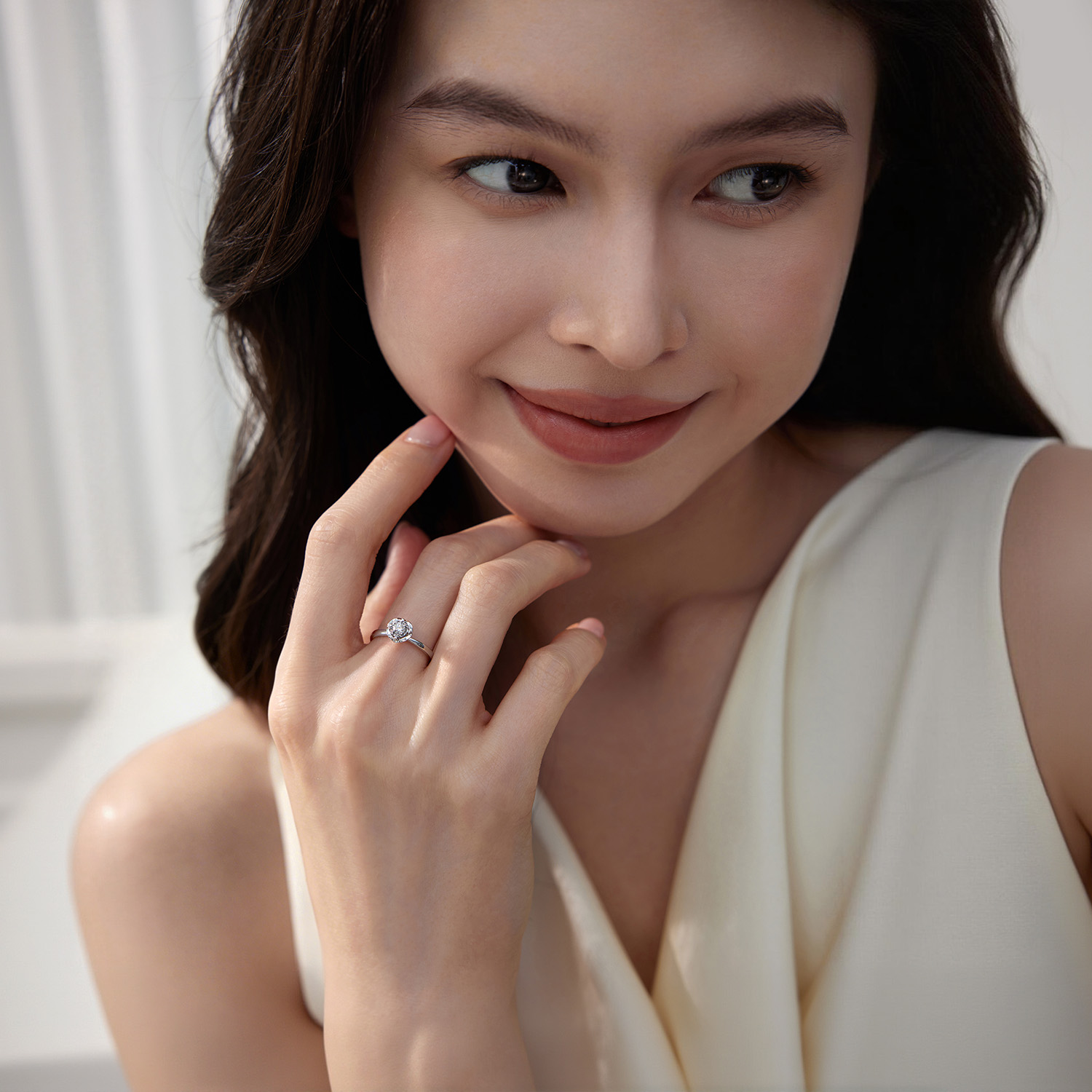 六福珠宝宠爱求婚钻戒车花18K天然钻石红宝石戒指女款定价N216