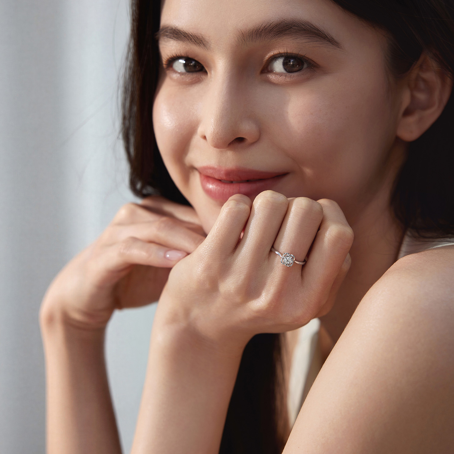 六福珠宝四爪镶车花18k金天然钻石戒指女彩金求婚钻戒定价N219